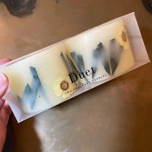 REAL Flowers Botanical Fragrant Candles 2 NWT daisy RARE Unique Set of 2!